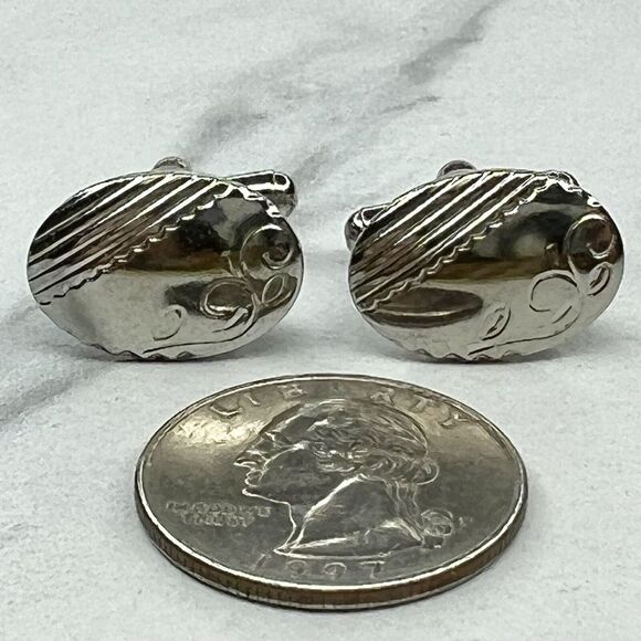Vintage Silver Tone Engraved Vine Oval Cufflinks - Picture 2 of 5